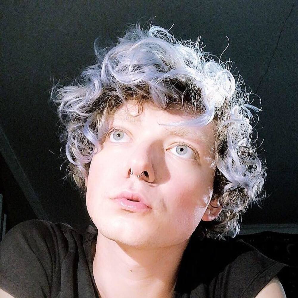 Meet your Posher, Bee